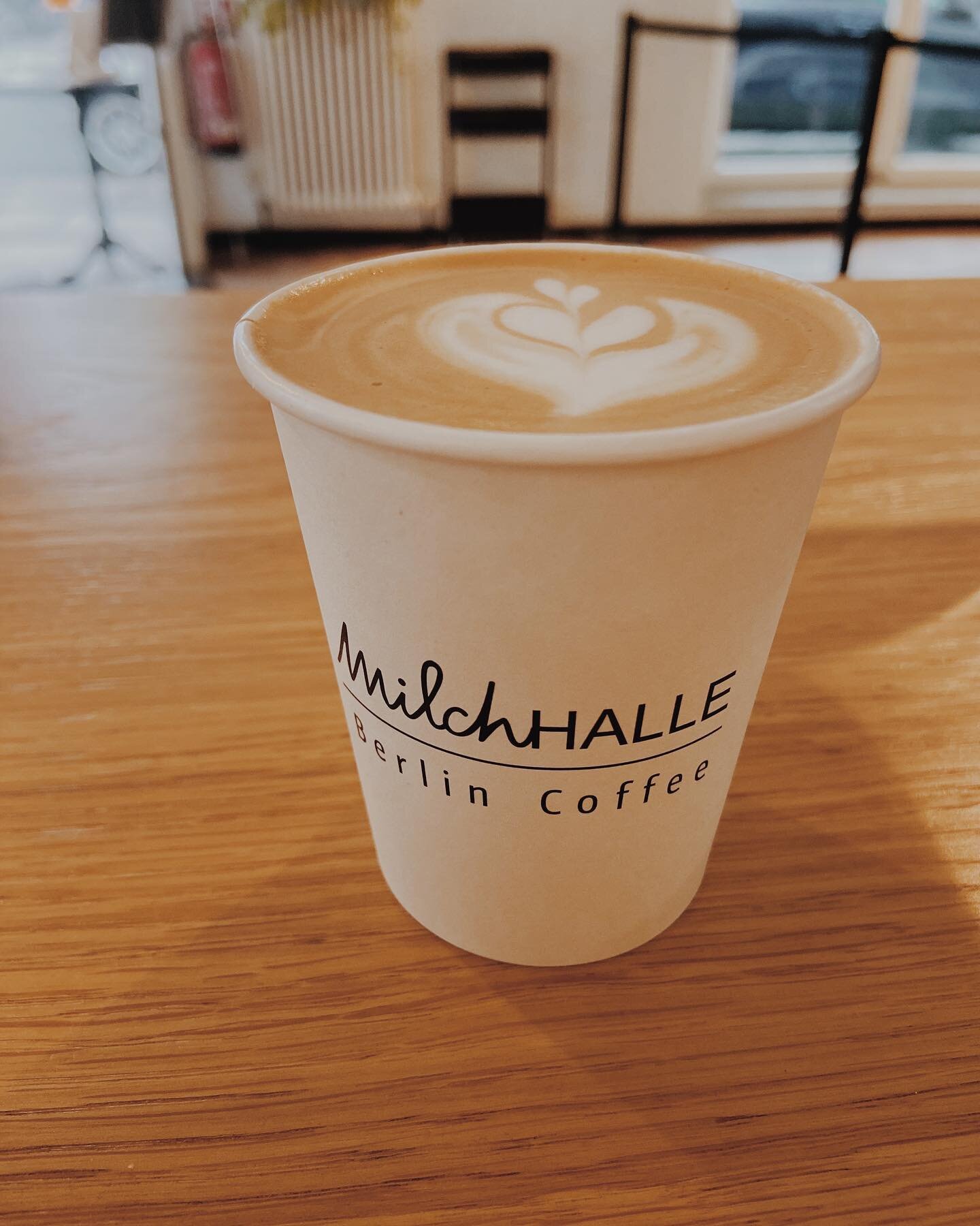 Have a great start into the week! 
Your team Milchhalle. 
#berlin #berlincoffee #specialtycoffee #coffeecomunity #togo #cappuccino #latteart #organicmilk #brodowin